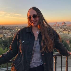 Meet your Posher, Alicia